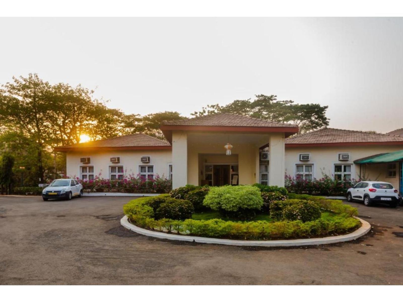 Modi'S Resort, Karjat Zewnętrze zdjęcie